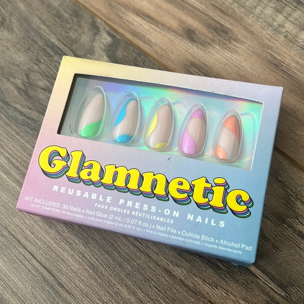 BNIB Glamnetic Reusable Press On Nails in ‘Rainbow Puff’ RRP $22 💅🏻🌈